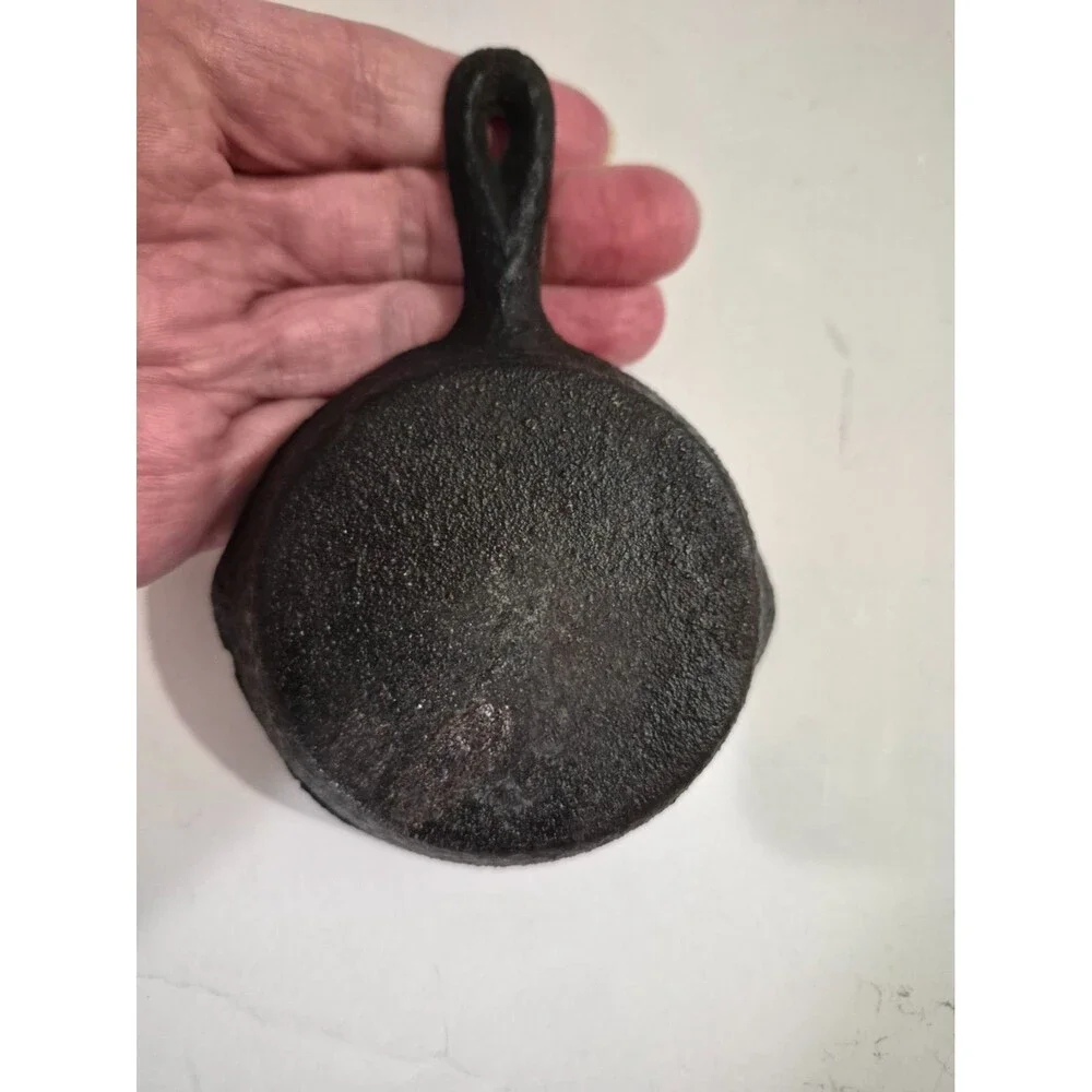 Vintage Lodge Rock City Tennessee Mini Cast Iron Hammered Skillet Pan